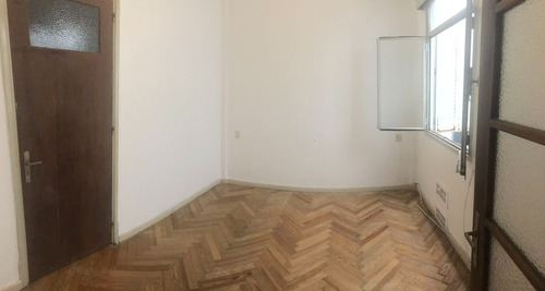 Imagen 18 de 30 de Apartamento En Venta En Montevideo. Excelente Punto! 18 De Julio Y Roxlo
