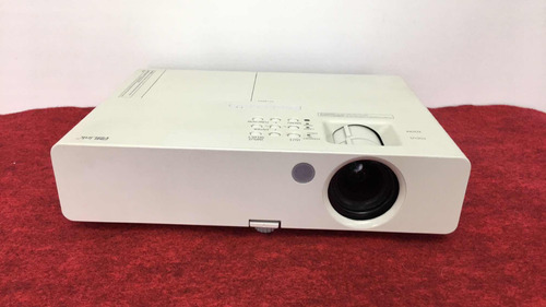 Videobeam Proyector Panasonic Pt-lb2vu 2600l