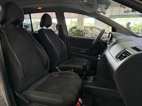 Volkswagen Fox 1.6 MI PRIME 8V FLEX 4P MANUAL