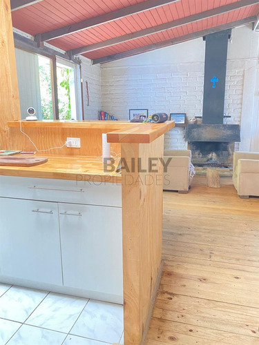 Casa En Venta De 4 Dorm. 3 Baños, Concón