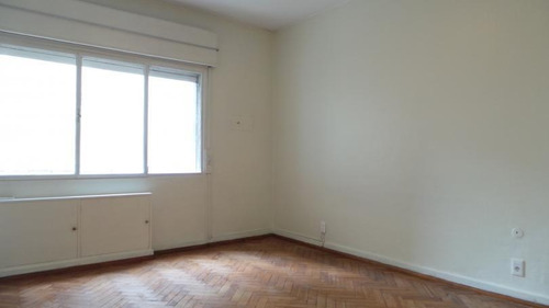 Venta Apartamento 2 Dormitorios Centro Con Garage. De Estilo.