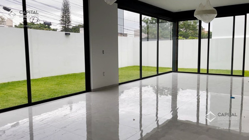 Imagen 27 de 30 de Casa De Lujo Moderna Zona Chapalita