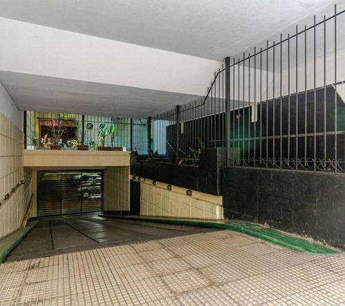 Imagen 2 de 14 de Venta Cochera Grande Cubierta - Edificio Categoría - Seguridad 24 Hs - Retiro