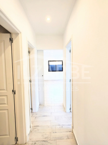 Imperdible Casa A Estrenar Sobre Calle Tucumán
