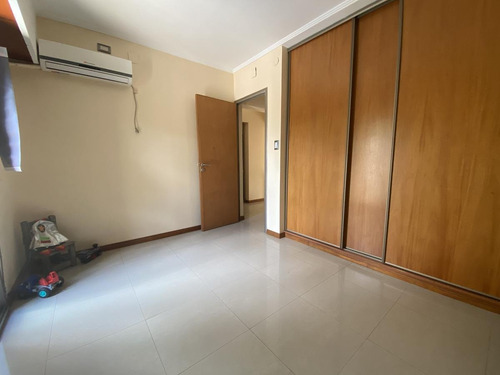 Casa De 3 Dormitorios Con Parrillero, Pileta Y Galería - Fisherton