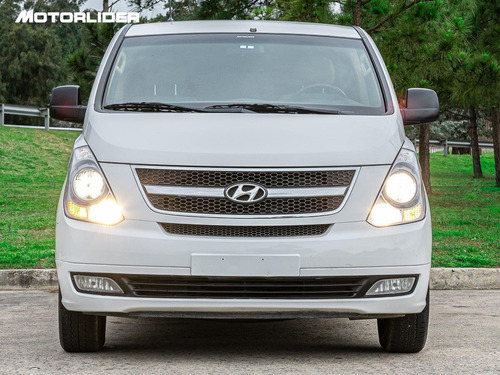 Imagen 8 de 25 de Hyundai H-1 2.5 Gls 12 Asientos | Permuta / Financia