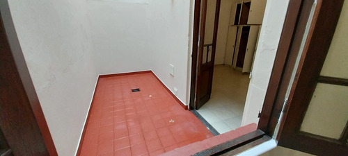 Imagen 5 de 16 de Departamento En Alquiler De 2 Dormitorios En Parque Patricios