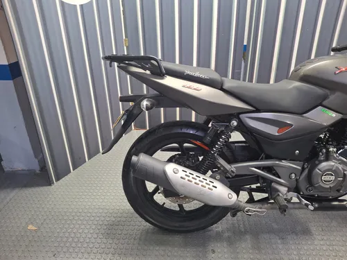 Bajaj Pulsar 180 Fi Neon