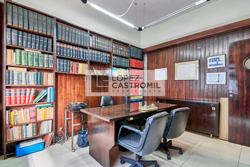 Imagen 6 de 14 de Oficina Venta 4 Ambientes San Nicolas Impecable Oficina! Semipiso Balcón Al Frente Muy Luminoso! Excelente Distribución Recepción 3 Despachos! (2 Al Frente) 1 Baño Independiente 1 Cocina Unica