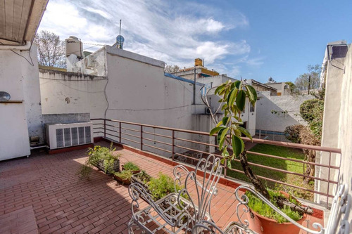 Venta Casa 5 Ambientes Cochera Pileta Parrilla Mas