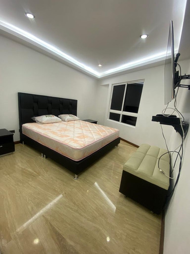 Imagen 9 de 12 de Moderno Apartamento Amoblado En Alquiler El Rosal 130mts