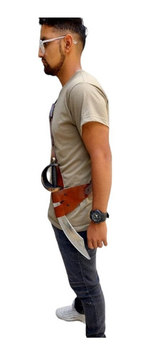 Espada Con Arnés Para Disfraz De Pirata Color Marrón Oscuro
