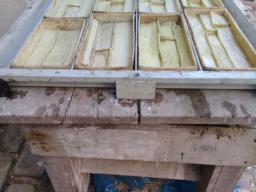 Imagen 3 de 6 de Moldes De Caucho Para Fabricar Piedra Artificial