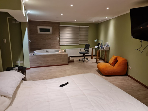 Casa De 180 M2, 6 D 6 B, Dos Pisos, Isla Teja , Valdivia