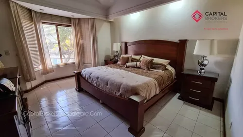 Casa En Venta En Providencia Espacios Amplios
