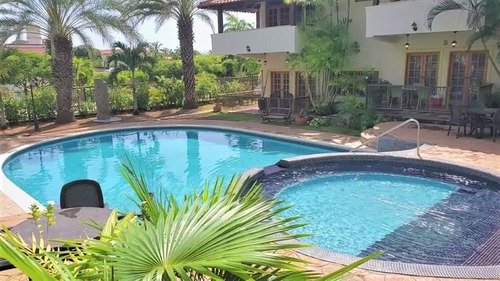 Imagen 4 de 17 de Espectacular Casa En Alquiler Vacacional En Isla Margarita En Av Aldonza Manrique De Playa El Angel A 2 Cuadras De Farmatodo