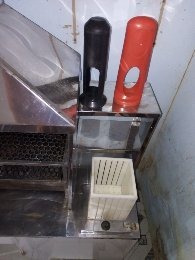 Imagem 3 de 5 de Carrinho De Churrasco E Isopor