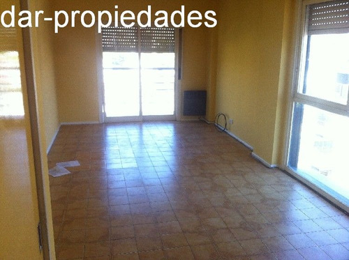 Imagen 2 de 6 de Departamento 1 Ambiente - Luís Viale 2600