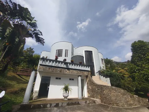 Arriendo Casa En La Cola Del Zorro