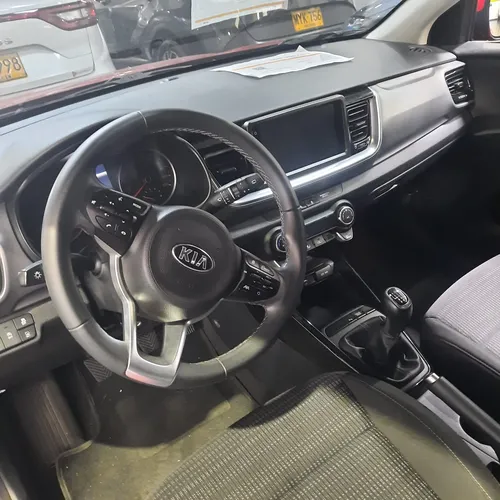Kia Stonic Zenith Mt 1.0t 4x2
