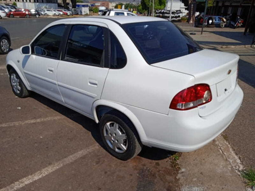 Imagem 4 de 9 de Chevrolet Classic Ls 2014