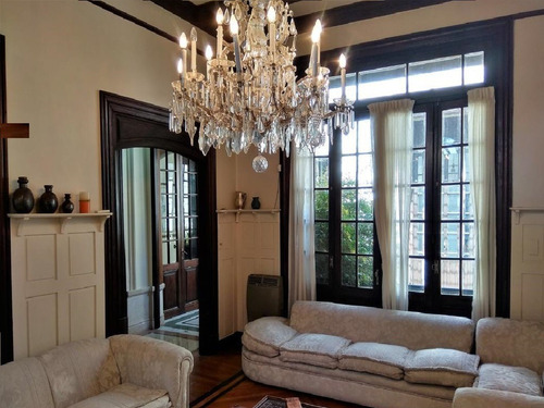 Casa. Venta. Pocitos. Excelente. 500mts Edificados.