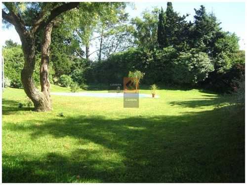 Zona Golff, Casa En Excelente Estado- Ref: 8756