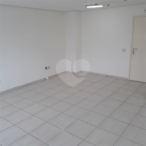 Imagem 4 de 21 de Venda Ou Aluga Sala Comercial 30 M³ Com Ponto Para Ar-condicionado E 1 Vaga De Garagem - Barra Funda - Reo369460
