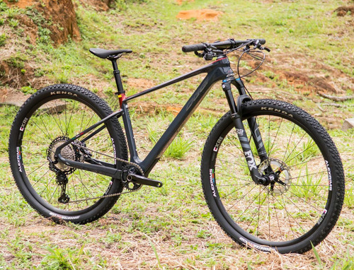 Bicicleta Oggi 29 Carbono Agile Pro Xt 12v 2024