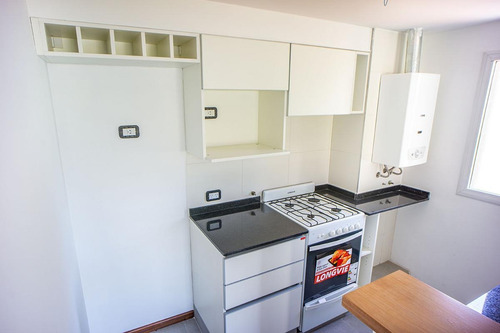 Imagen 6 de 12 de Zeballos Y Bv. Oroño - Monoambientes Y 1 Dormitorio