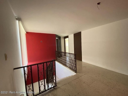 Imagen 3 de 14 de Calesa Casa En Esquina En Renta Ideal Para Oficinas O Consultorios! Qh