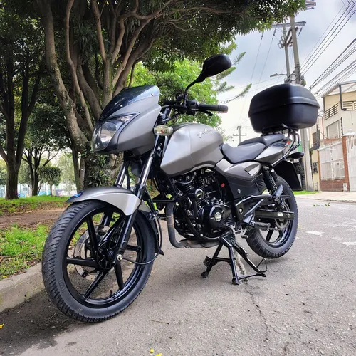 Bajaj Pulsar 180 Gris Asfalto 2022