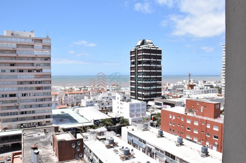 Departamento Piso Alto, Torre De Muy Buena Construcción - Ref: 240