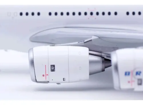Miniatura De Avião A340-500 Tam Linhas Aéreas 1/200 | Parcelamento