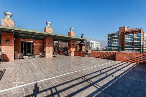 Amplio Departamento En Venta De 3 Dorm. En Las Condes