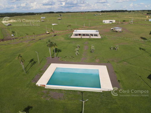 Se Vende Terreno En 20x40 Frente A La Plaza. 2 Cuadras Del Rio. Puerto Mbigua