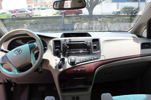 Imagen 13 de 15 de Toyota Sienna 2011 5p Xle Aut