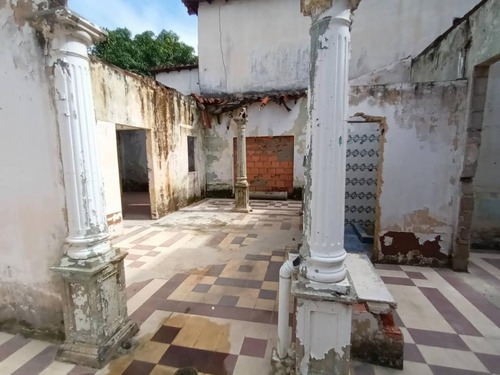 Se Ofrece En Alquiler Terreno Comercial, A Pocos Metros De La Av. Bolívar De Valencia, Urb La Alegría, Edo Carabobo