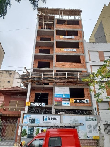 Imagen 2 de 13 de Departamento En Venta En Lanus Este
