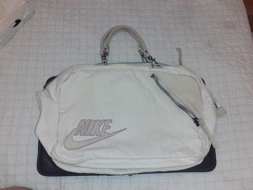 Bolso Nike Original De Lona De 37 X 26 X 14 Cm. Oferta (Usado)