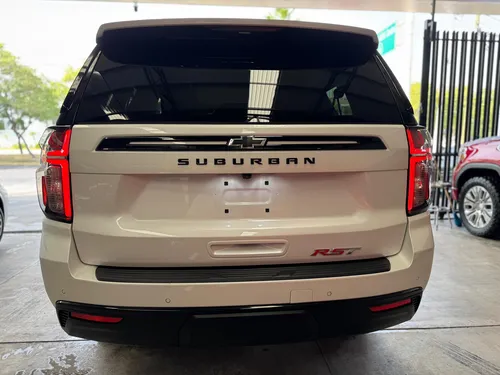 Chevrolet Suburban 5.3 Rst 4X4 At