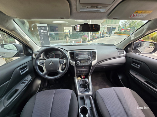 Mitsubishi L200 2.4 Cabina Doble 4x2 Mt