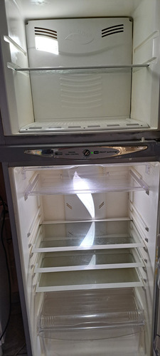 Heladera No Frost White Westinghouse W328 Nf (Usado)