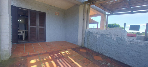 Complejo En Venta De 3 Apartamentos En La Paloma