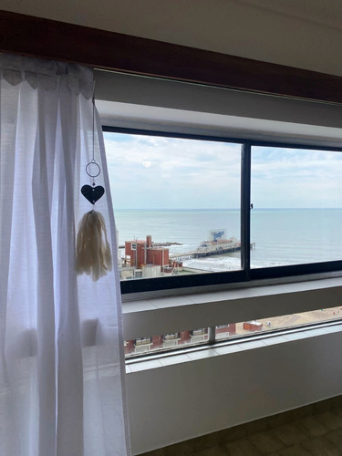 Imagen 4 de 8 de Venta Ambiente A La Calle C/vista Al Mar Zona Centro