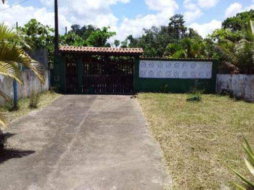 Imagem 2 de 13 de Casa No Bairro Sítio Velho, Em Itanhaém, Litoral Sul De São Paulo, Localizado Lado Serra, Ficando À 1.200 Metros Da Rodovia. Com Espaço Para Fazer Uma Ótima Piscina