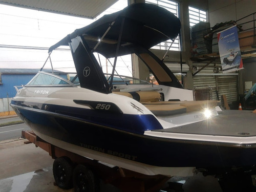 Imagem 8 de 13 de Lancha Triton 25 Pés Cabinada Completa - Ñ Focker Ventura