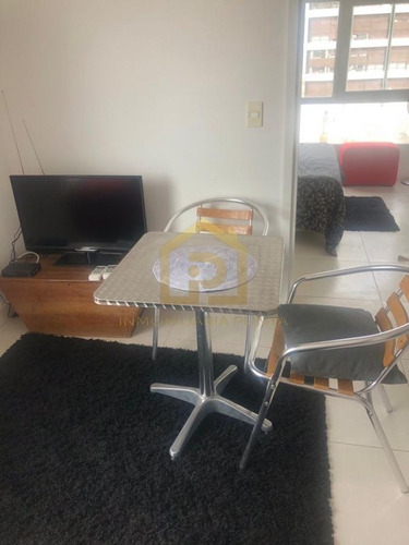Imagen 4 de 14 de Apartamento De 1 Dormitorio En Peninsula +alquiler Invernal +vista Al Mar Desde El Dormitorio