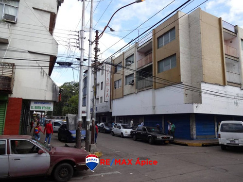 Imagen 2 de 7 de Se Alquila Local Comercial En El Centro, Entre Calle Piar Co