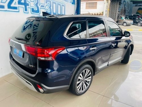 Imagem 2 de 18 de Mitsubishi Outlander 2.2 Hpe-s Di-d Awd Aut. 5p 6 Marchas